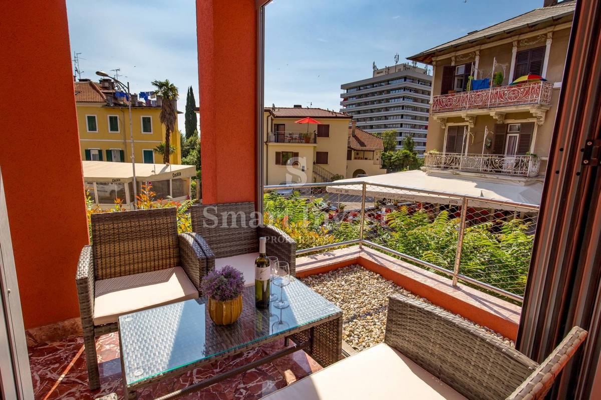 OPATIJA, exclusive apartment of 153.68 m2 with garden and garage
