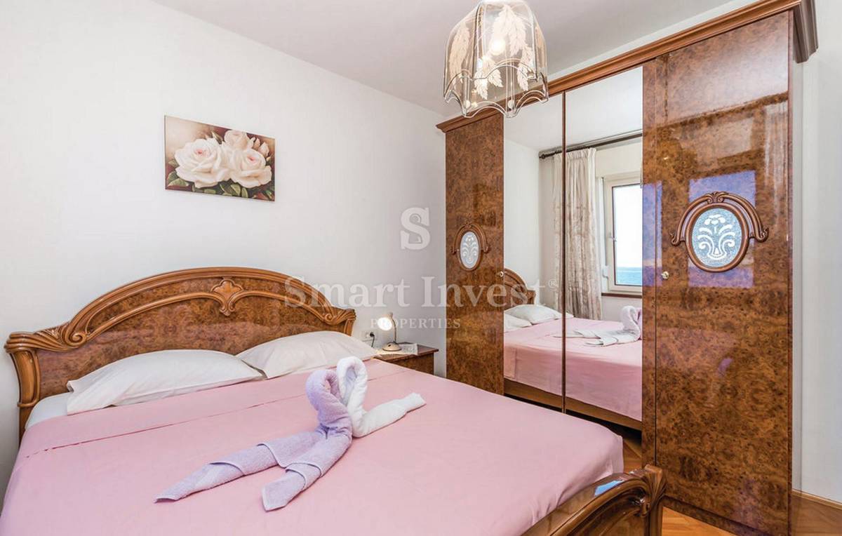 KARLOBAG vicinity, House of 155 m2, first  row to the sea