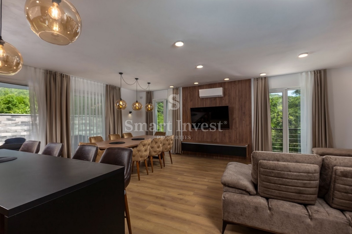 OPATIJSKA RIVIERA, moderna vila s 7 spalnicami, bazenom in spajem