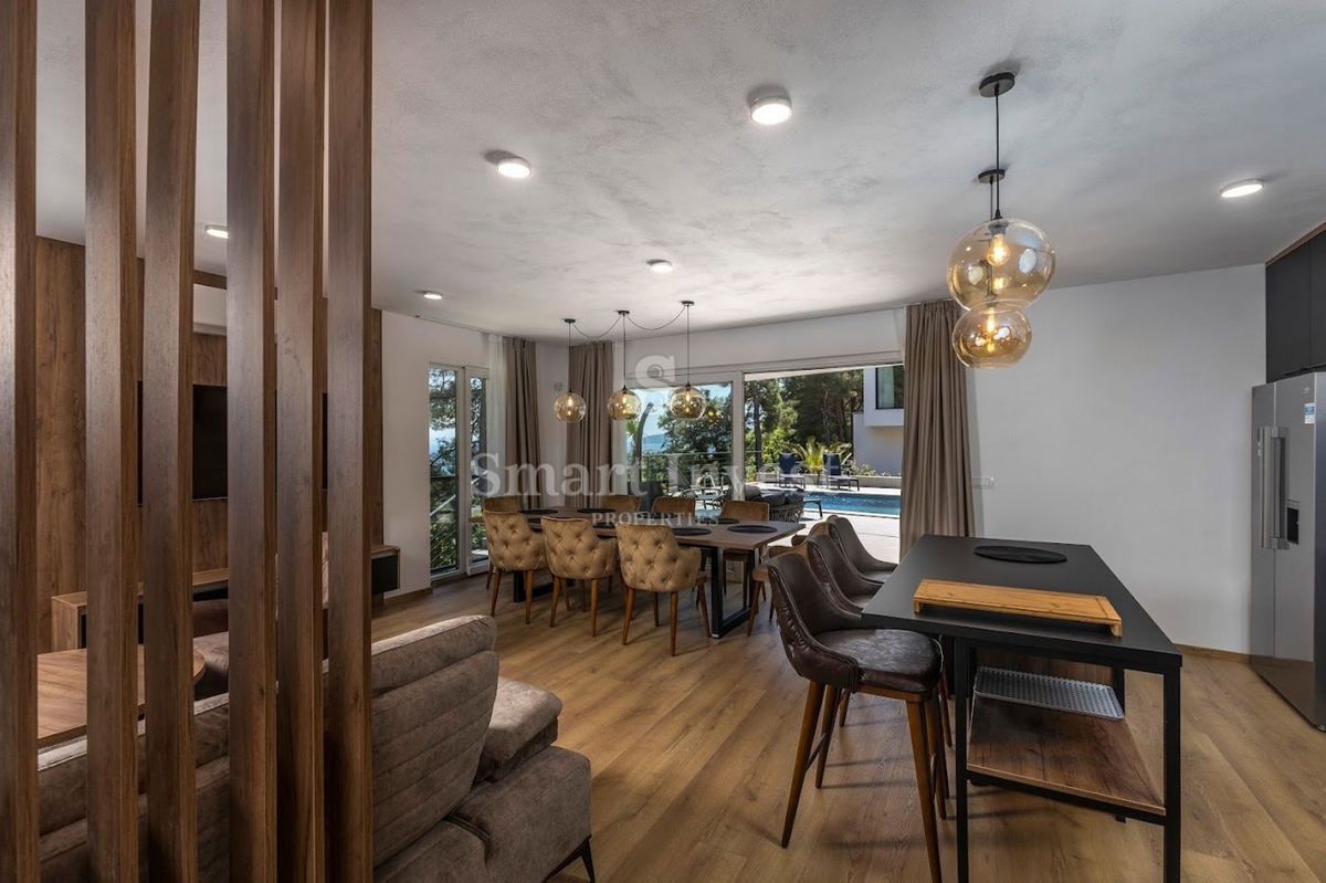 OPATIJSKA RIVIERA, moderna vila s 7 spalnicami, bazenom in spajem