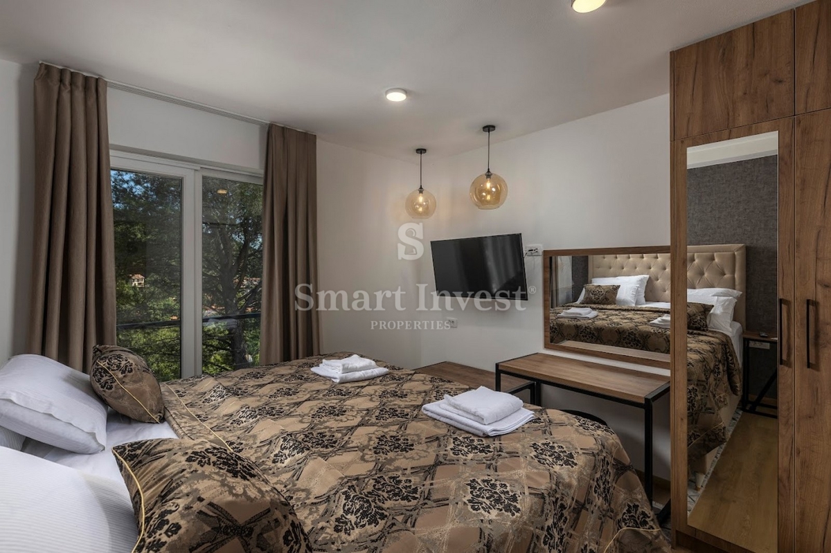 OPATIJSKA RIVIERA, moderna vila s 7 spalnicami, bazenom in spajem