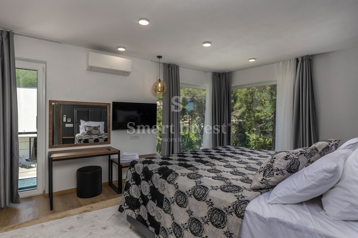 OPATIJSKA RIVIERA, moderna vila s 7 spalnicami, bazenom in spajem