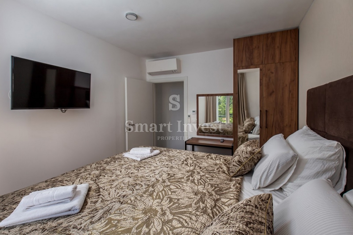 OPATIJSKA RIVIERA, moderna vila s 7 spalnicami, bazenom in spajem