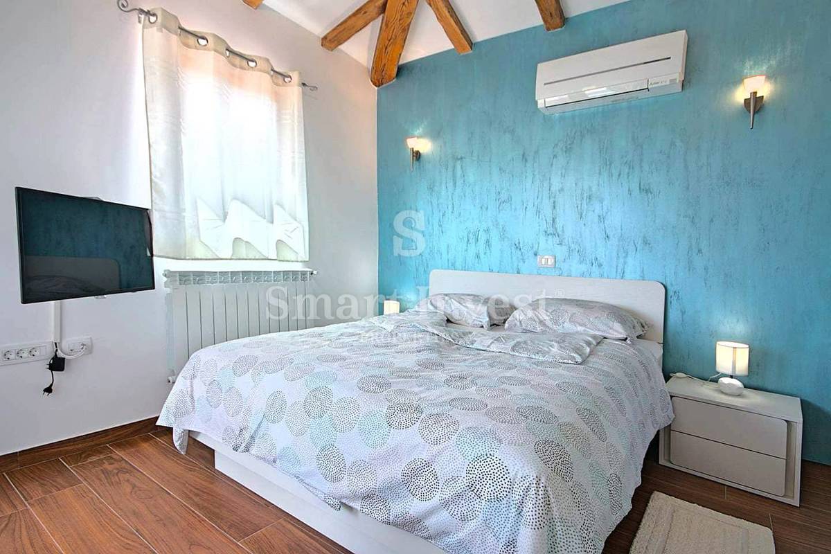 ISTRA - NOVIGRAD, Prodamo čudovito vilo z bazenom, na mirni lokaciji!