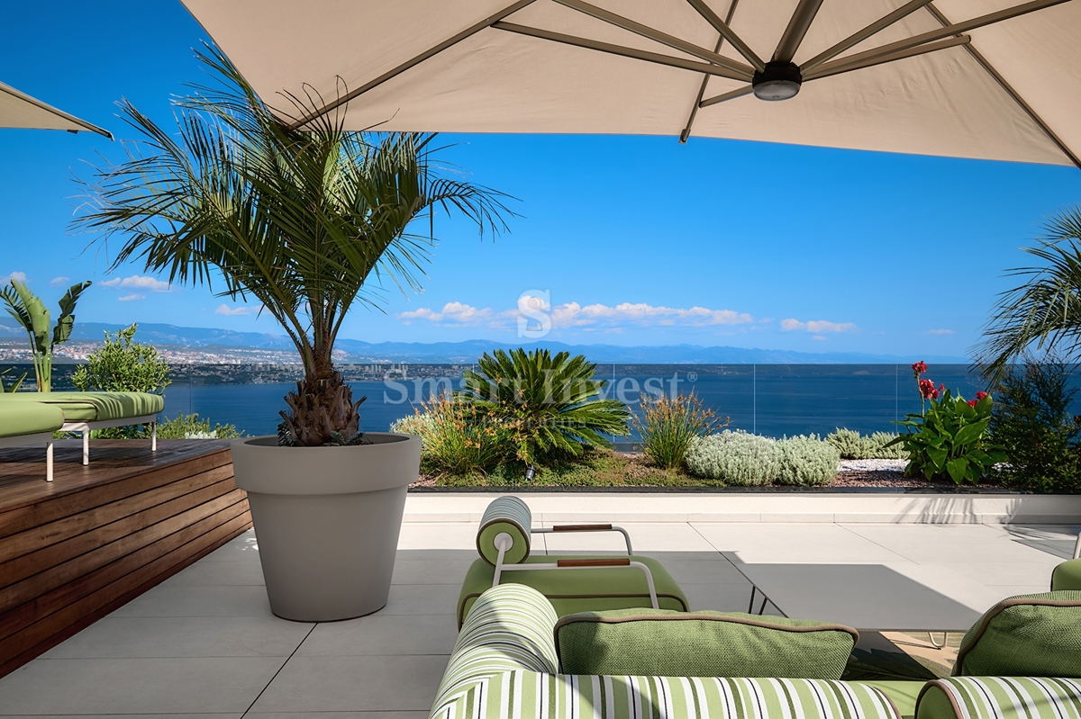 OPATIJA, luksuzni penthouse s strešnim bazenom in odprtim pogledom na morje (S3)