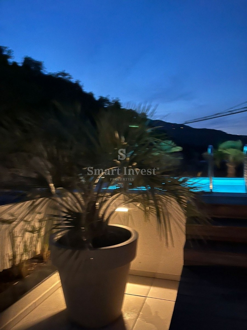OPATIJA, luksuzni penthouse s strešnim bazenom in odprtim pogledom na morje (S3)