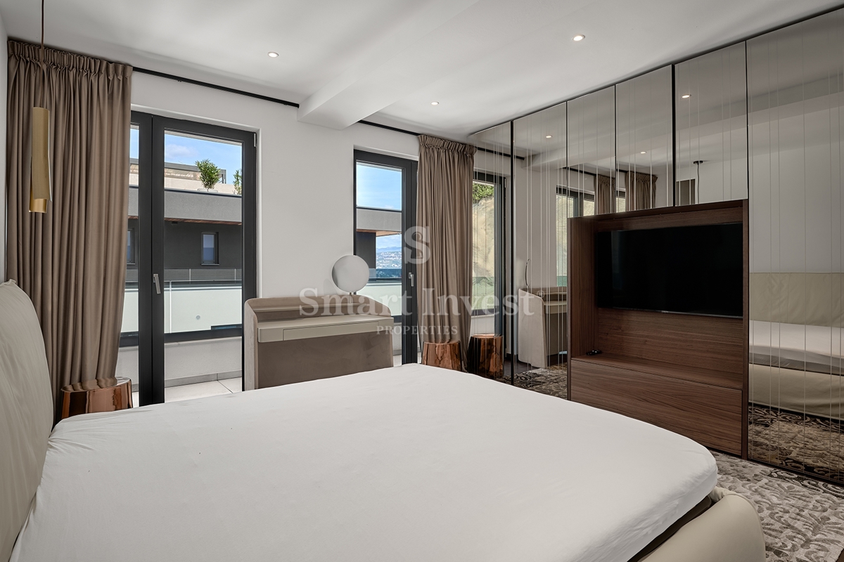 OPATIJA, luksuzni penthouse s strešnim bazenom in odprtim pogledom na morje (S3)