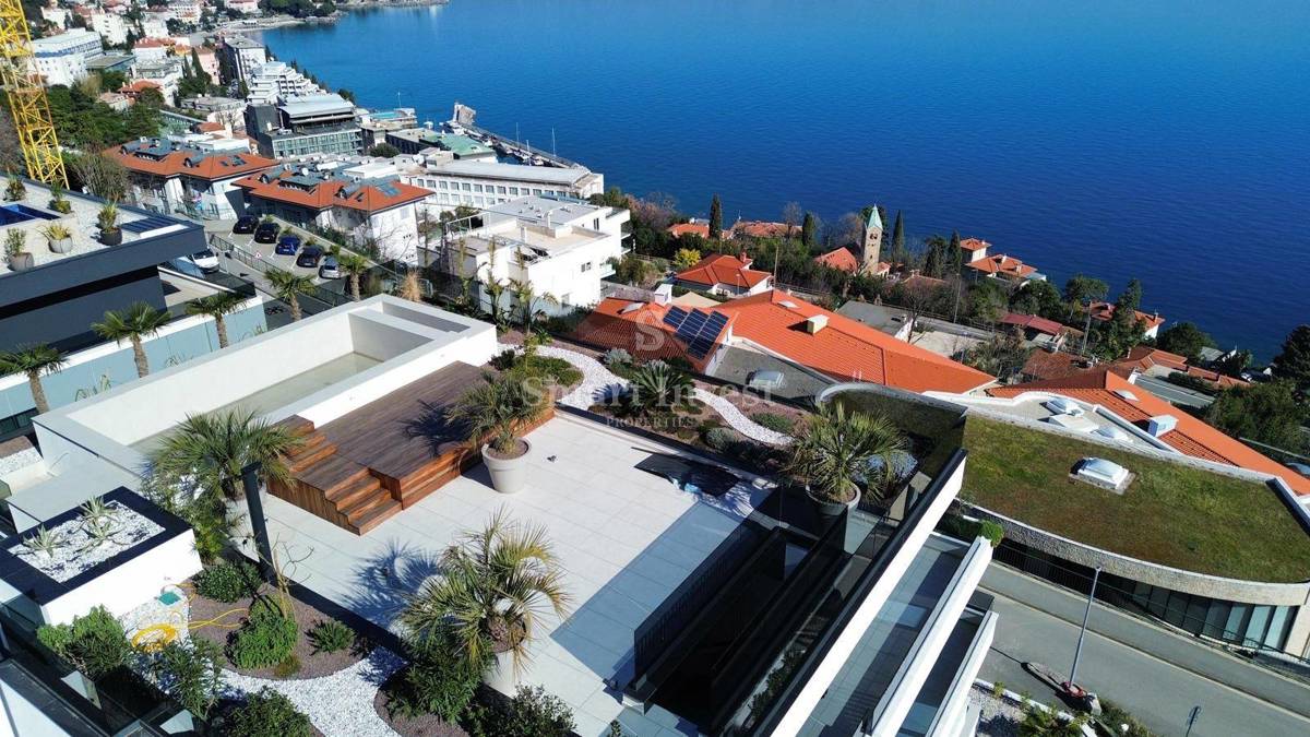 OPATIJA, luksuzni penthouse s strešnim bazenom in odprtim pogledom na morje (S3)