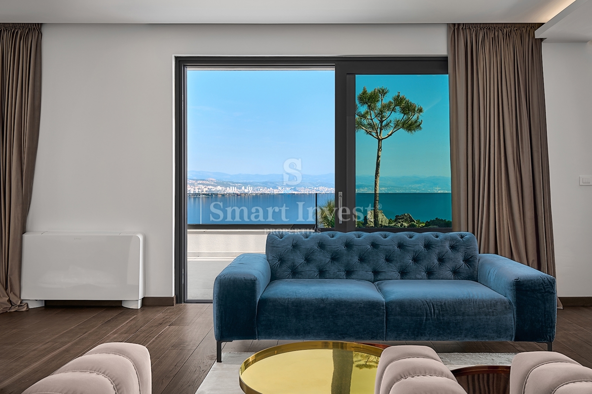 OPATIJA, luksuzni penthouse s strešnim bazenom in odprtim pogledom na morje (S3)
