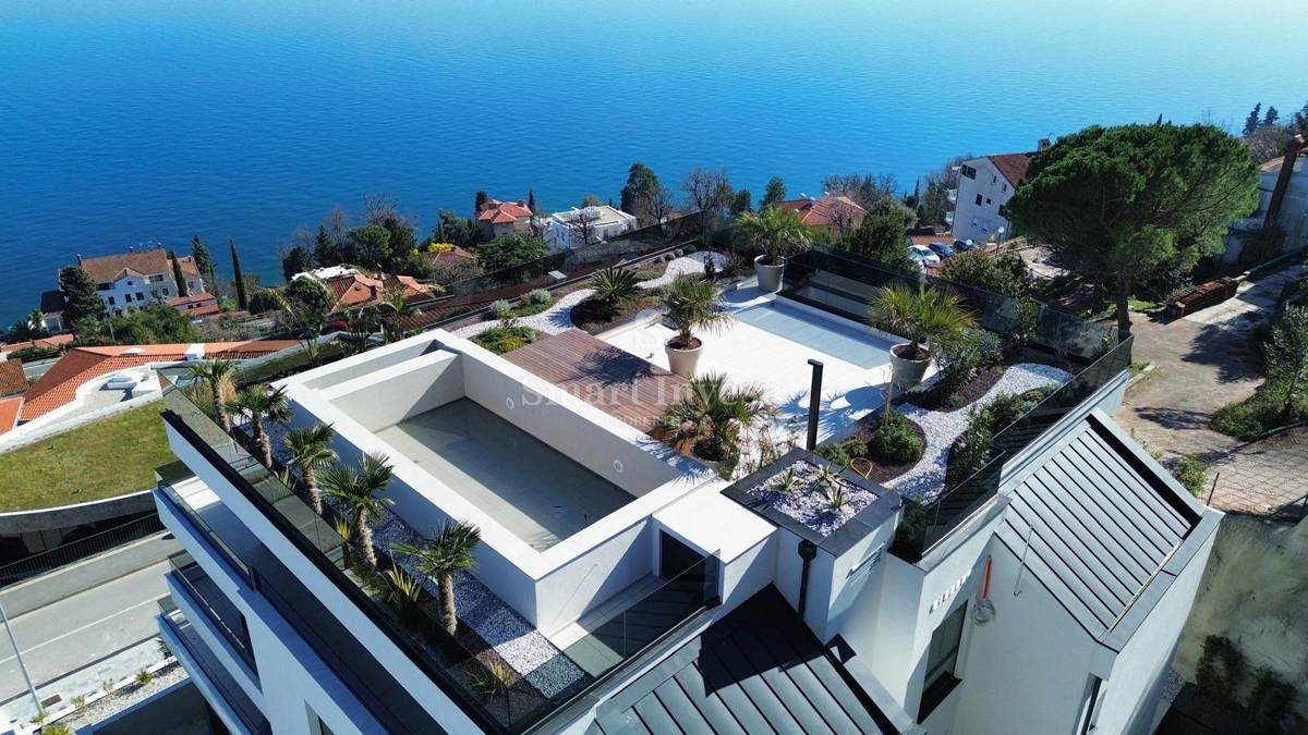 OPATIJA, luksuzni penthouse s strešnim bazenom in odprtim pogledom na morje (S3)