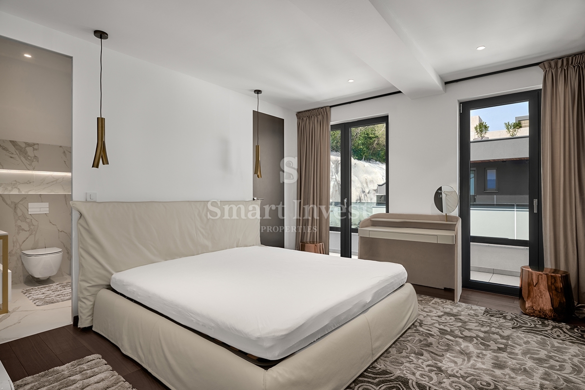 OPATIJA, luksuzni penthouse s strešnim bazenom in odprtim pogledom na morje (S3)