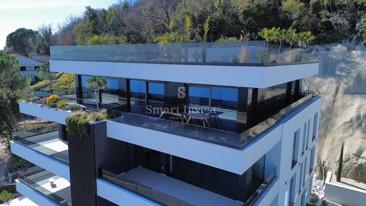 OPATIJA, luksuzni penthouse s strešnim bazenom in odprtim pogledom na morje (S3)