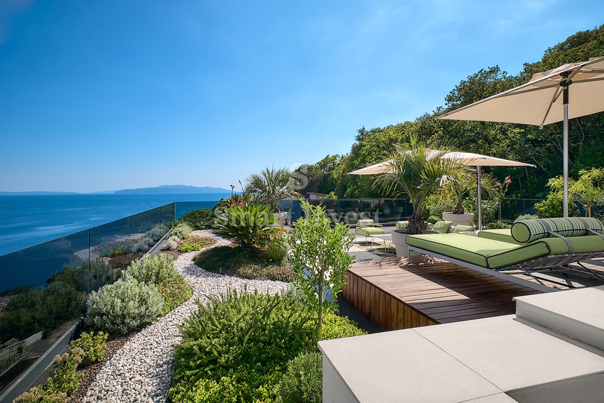 OPATIJA, luksuzni penthouse s strešnim bazenom in odprtim pogledom na morje (S3)