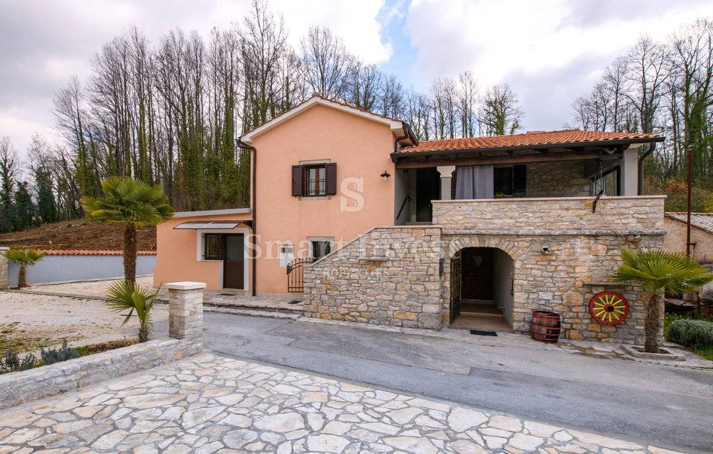 ISTRA - GRAČIŠĆE, očarljiva prenovljena kamnita hiša v mirnem kraju ​