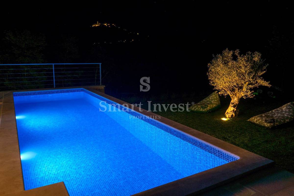 ISTRIA, MODERN VILLA WITH AMAZING VIEW OF MOTOVUN, for sale