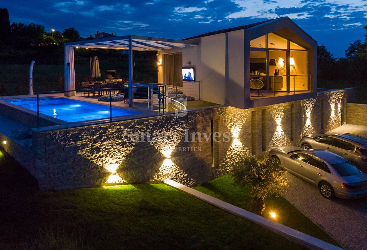 ISTRIA, MODERN VILLA WITH AMAZING VIEW OF MOTOVUN, for sale