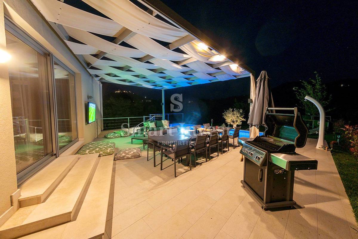 ISTRIA, MODERN VILLA WITH AMAZING VIEW OF MOTOVUN, for sale