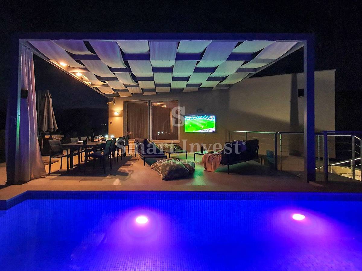 ISTRIA, MODERN VILLA WITH AMAZING VIEW OF MOTOVUN, for sale