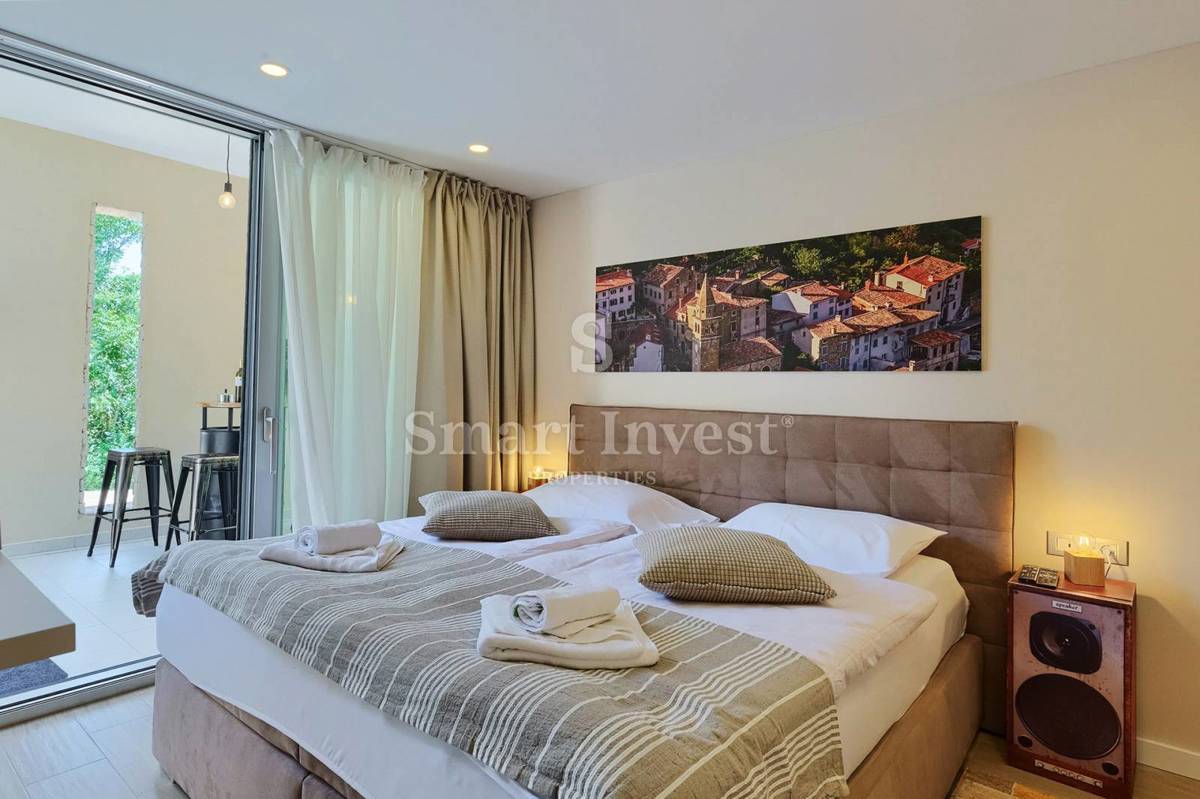 ISTRIA, MODERN VILLA WITH AMAZING VIEW OF MOTOVUN, for sale