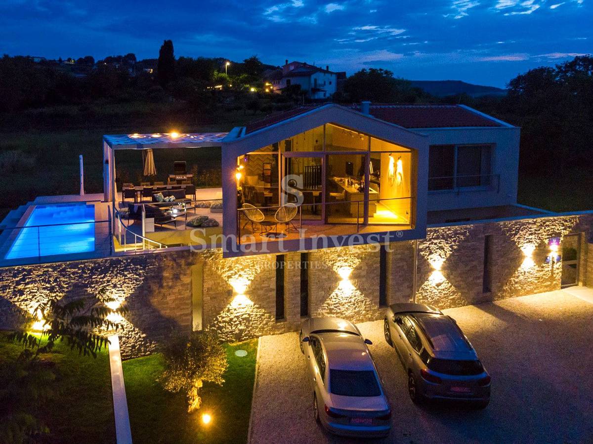 ISTRIA, MODERN VILLA WITH AMAZING VIEW OF MOTOVUN, for sale