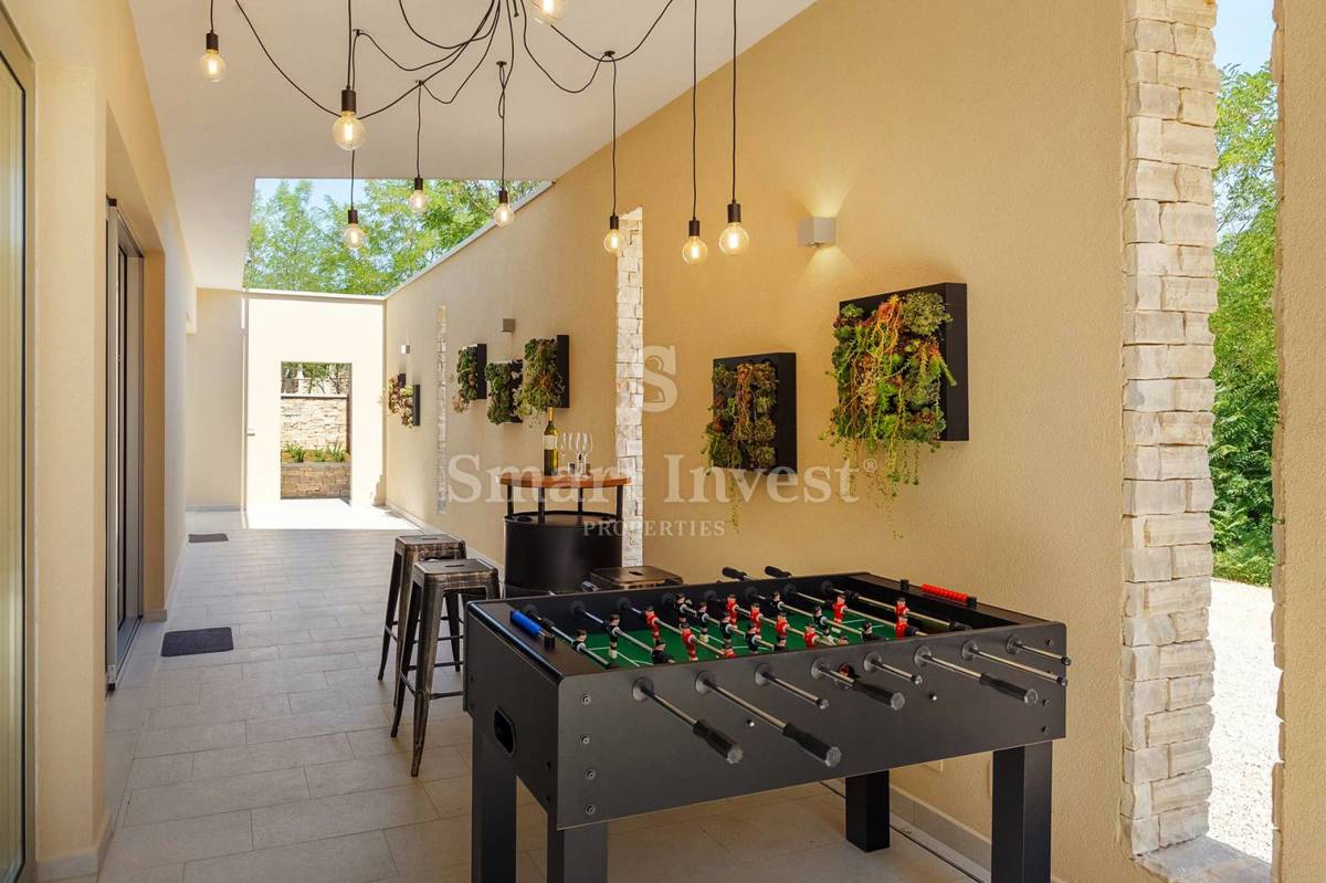 ISTRIA, MODERN VILLA WITH AMAZING VIEW OF MOTOVUN, for sale