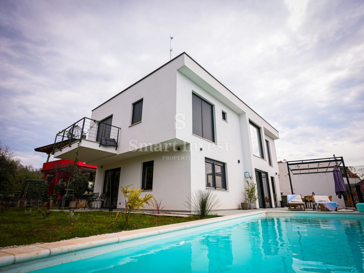 ISTRA - UMAG, moderna hiša z bazenom blizu morja