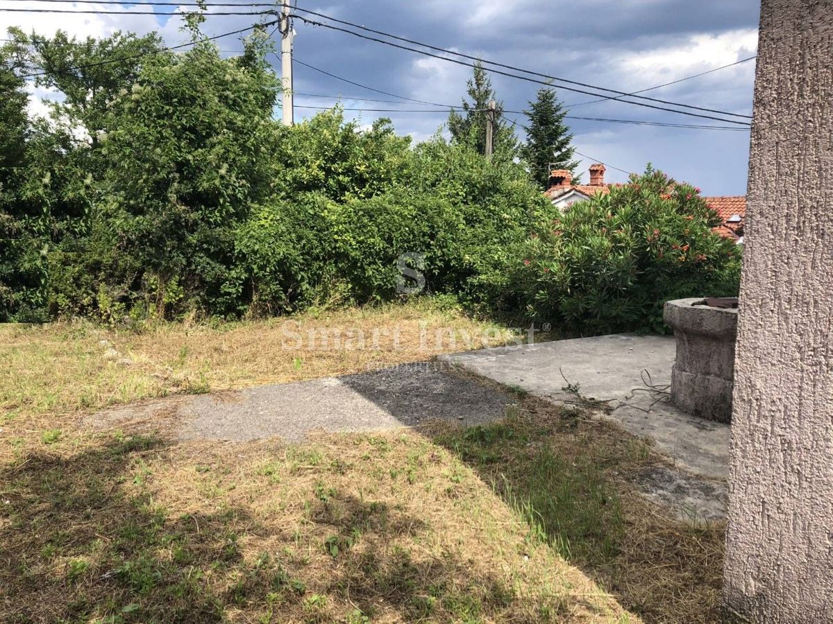 OPATIJA - POBRI, stara hiša z velikim vrtom in pogledom na morje