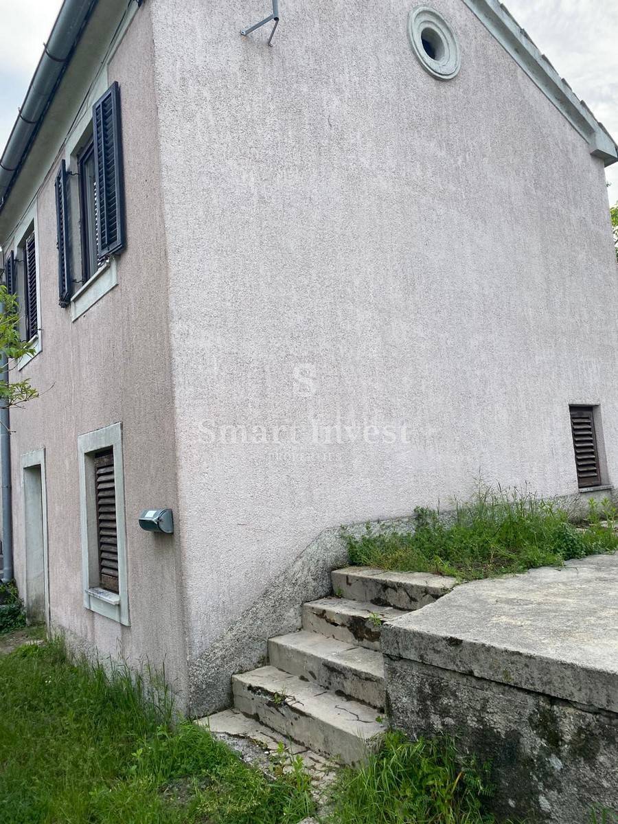 OPATIJA - POBRI, stara hiša z velikim vrtom in pogledom na morje