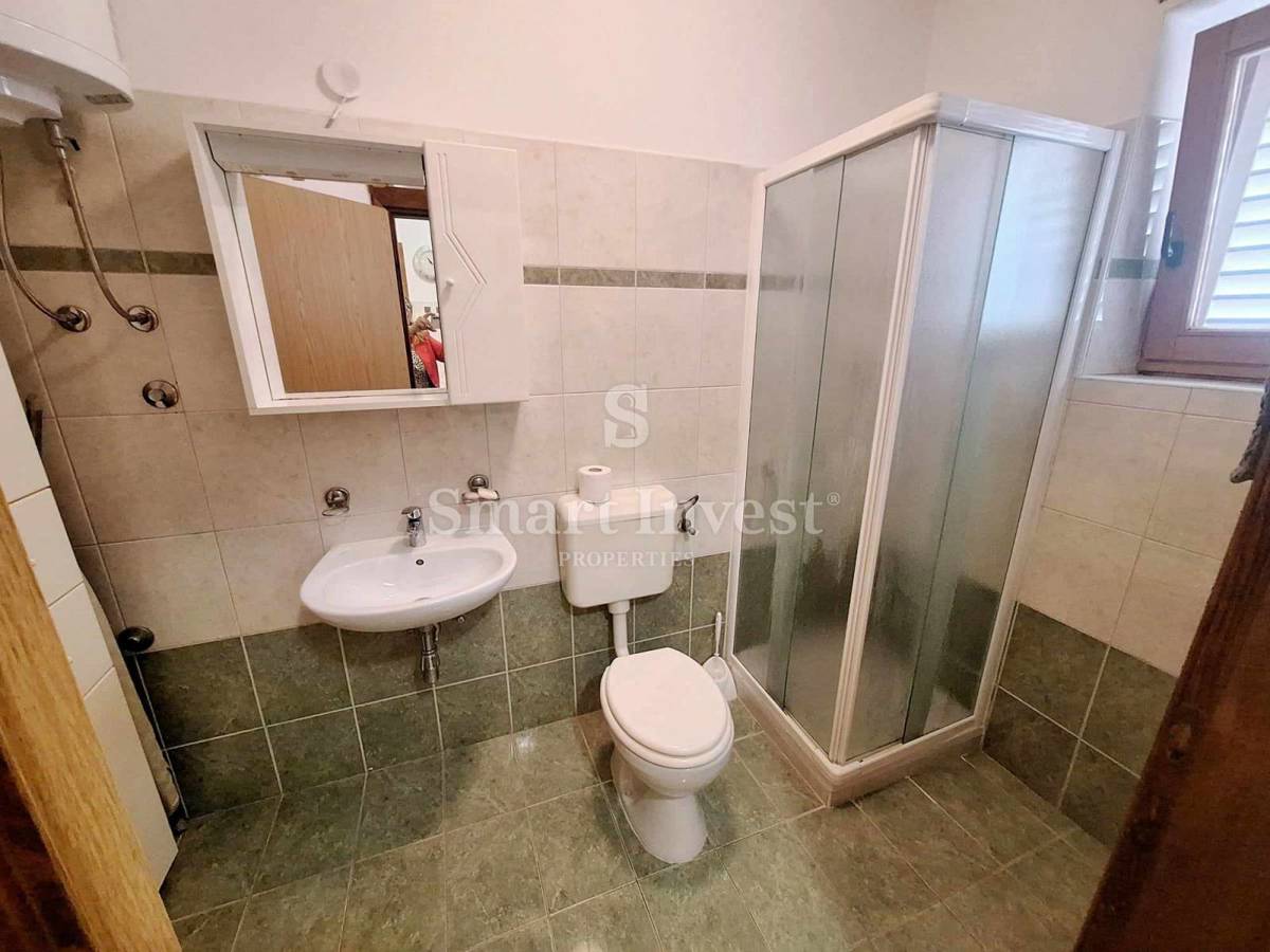 ISTRA - RABAC, dva apartmaja z vrtom in parkiriščem!