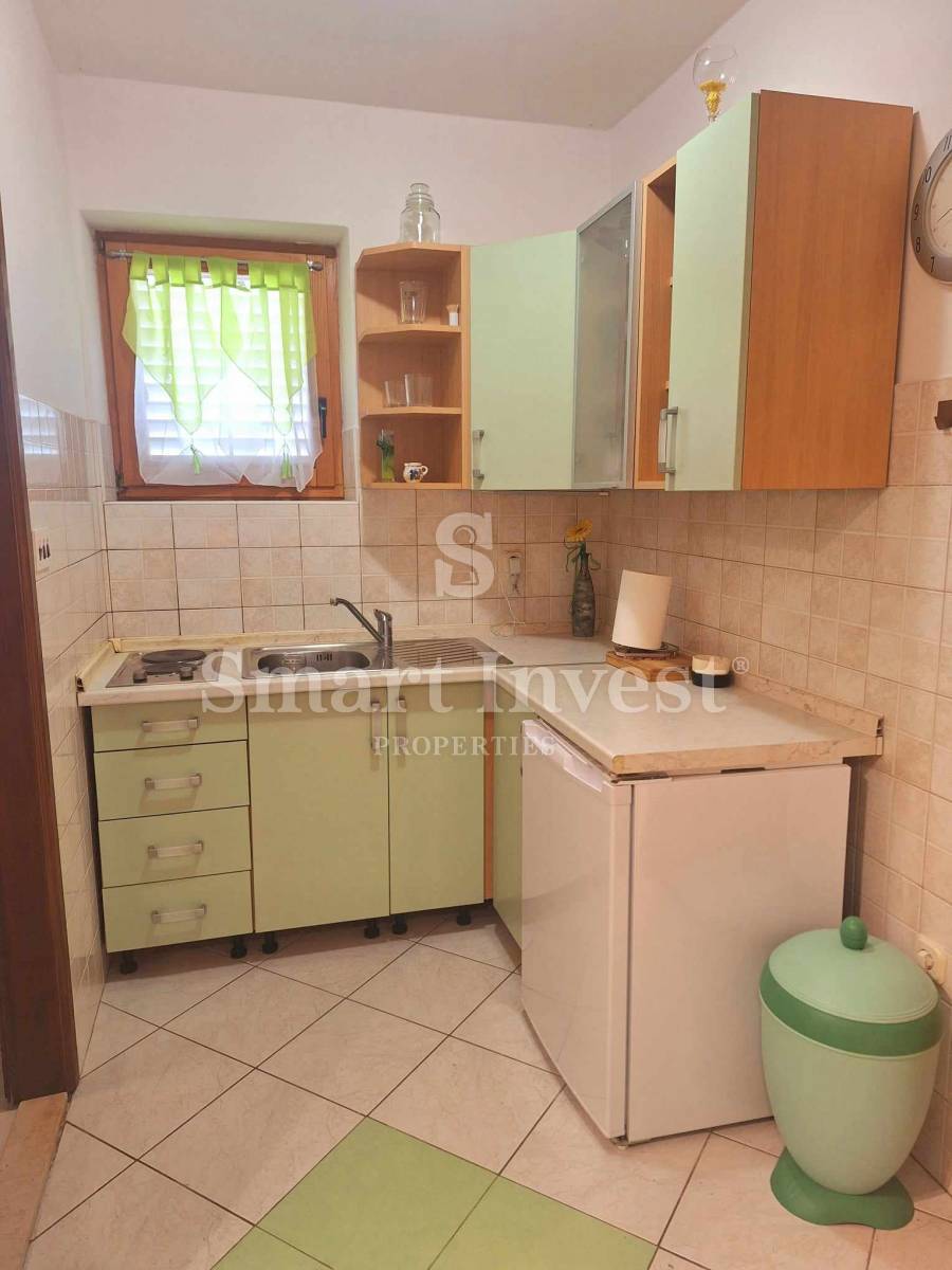 ISTRA - RABAC, dva apartmaja z vrtom in parkiriščem!