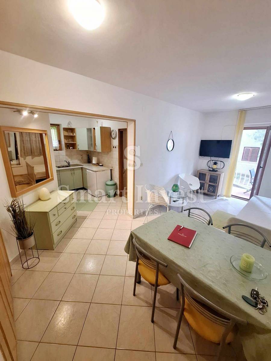 ISTRA - RABAC, dva apartmaja z vrtom in parkiriščem!