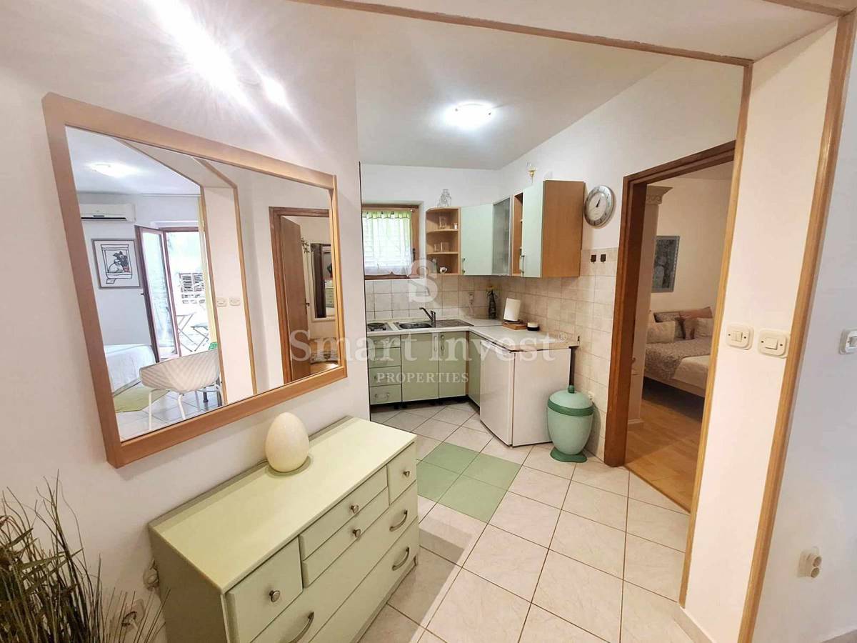 ISTRA - RABAC, dva apartmaja z vrtom in parkiriščem!