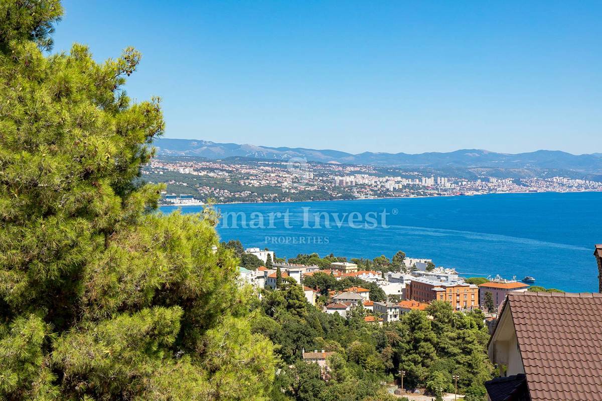 OPATIJA, luksuzno stanovanje s pogledom na morje in skupnim bazenom