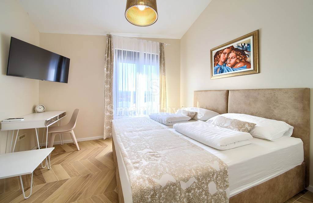 KRK - MALINSKA, moderna vila z bazenom in pogledom na morje