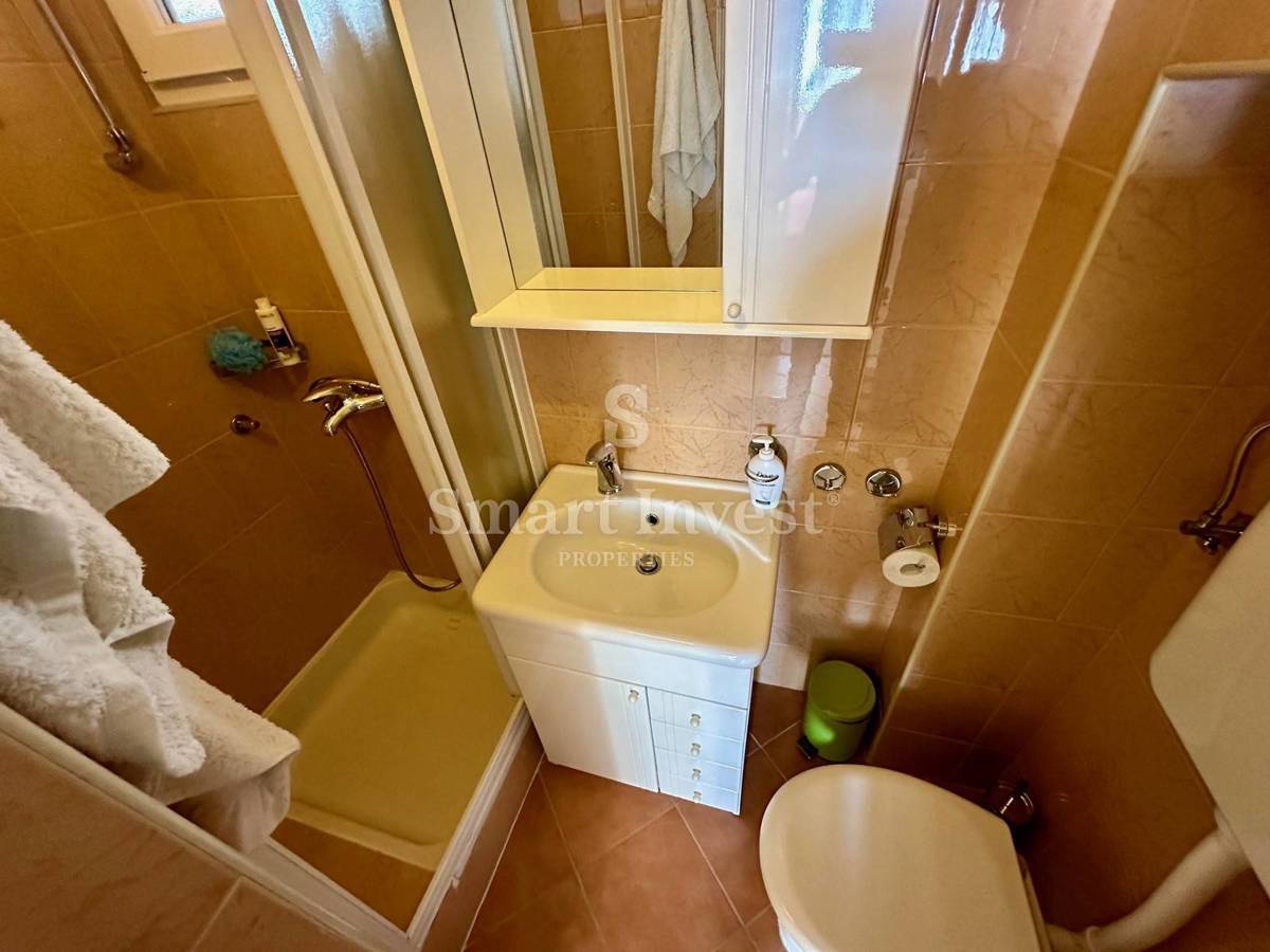 LOVRAN - CENTER, udobno stanovanje s parkiriščem in pogledom na morje