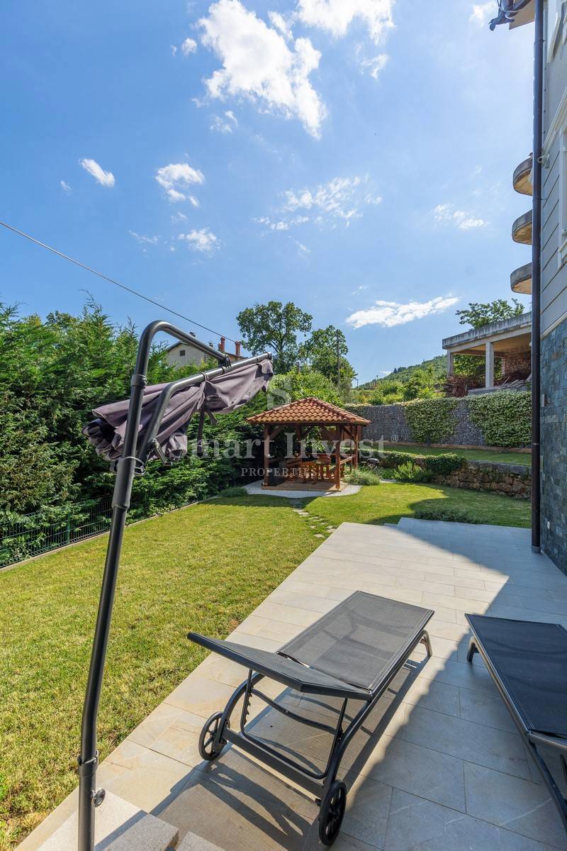 OPATIJA - POBRI, čudovito 4-sobno stanovanje z vrtom