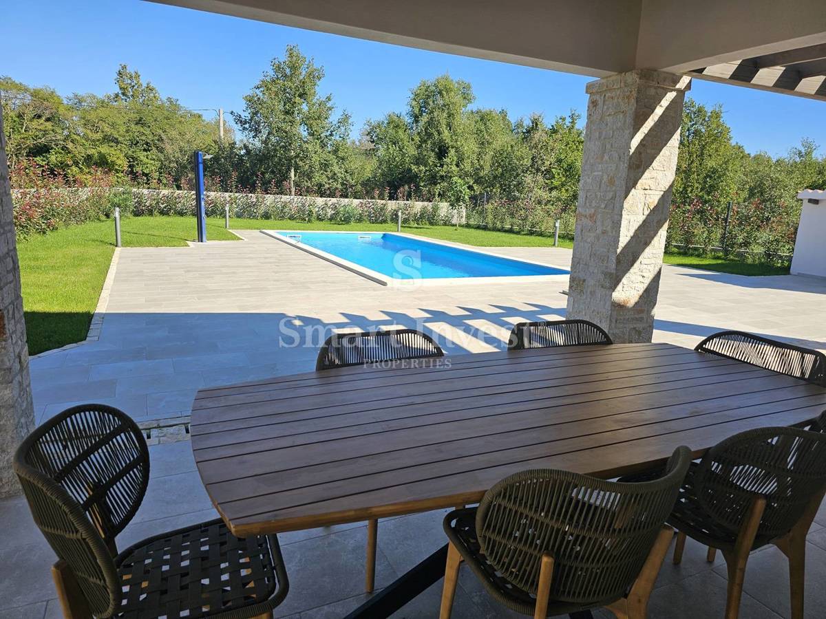 ISTRA - SVETI LOVREČ, očarljiva prenovljena istrska vila z bazenom