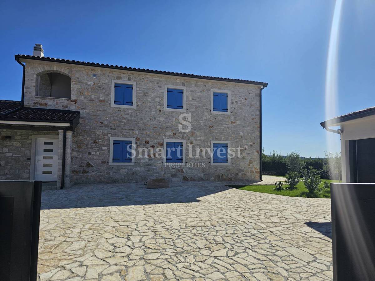 ISTRA - SVETI LOVREČ, očarljiva prenovljena istrska vila z bazenom
