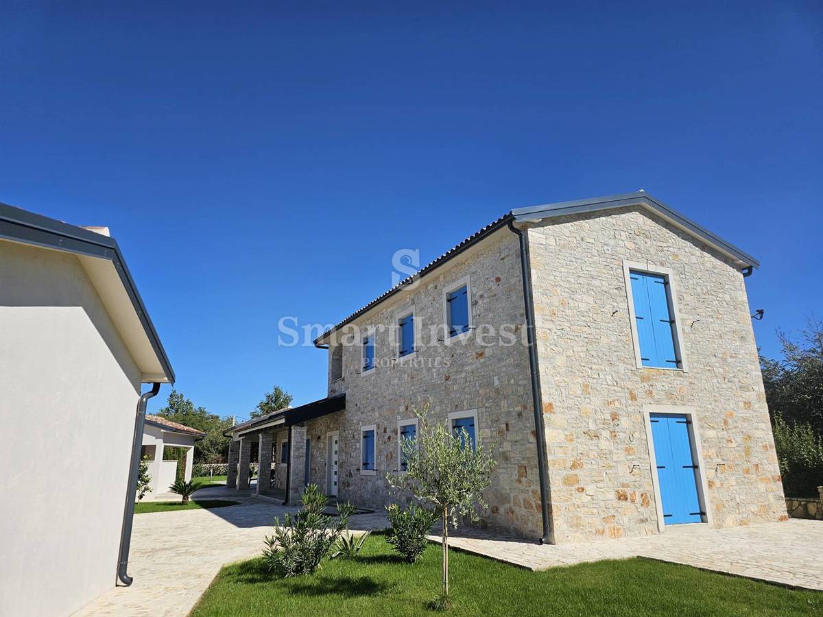 ISTRA - SVETI LOVREČ, očarljiva prenovljena istrska vila z bazenom