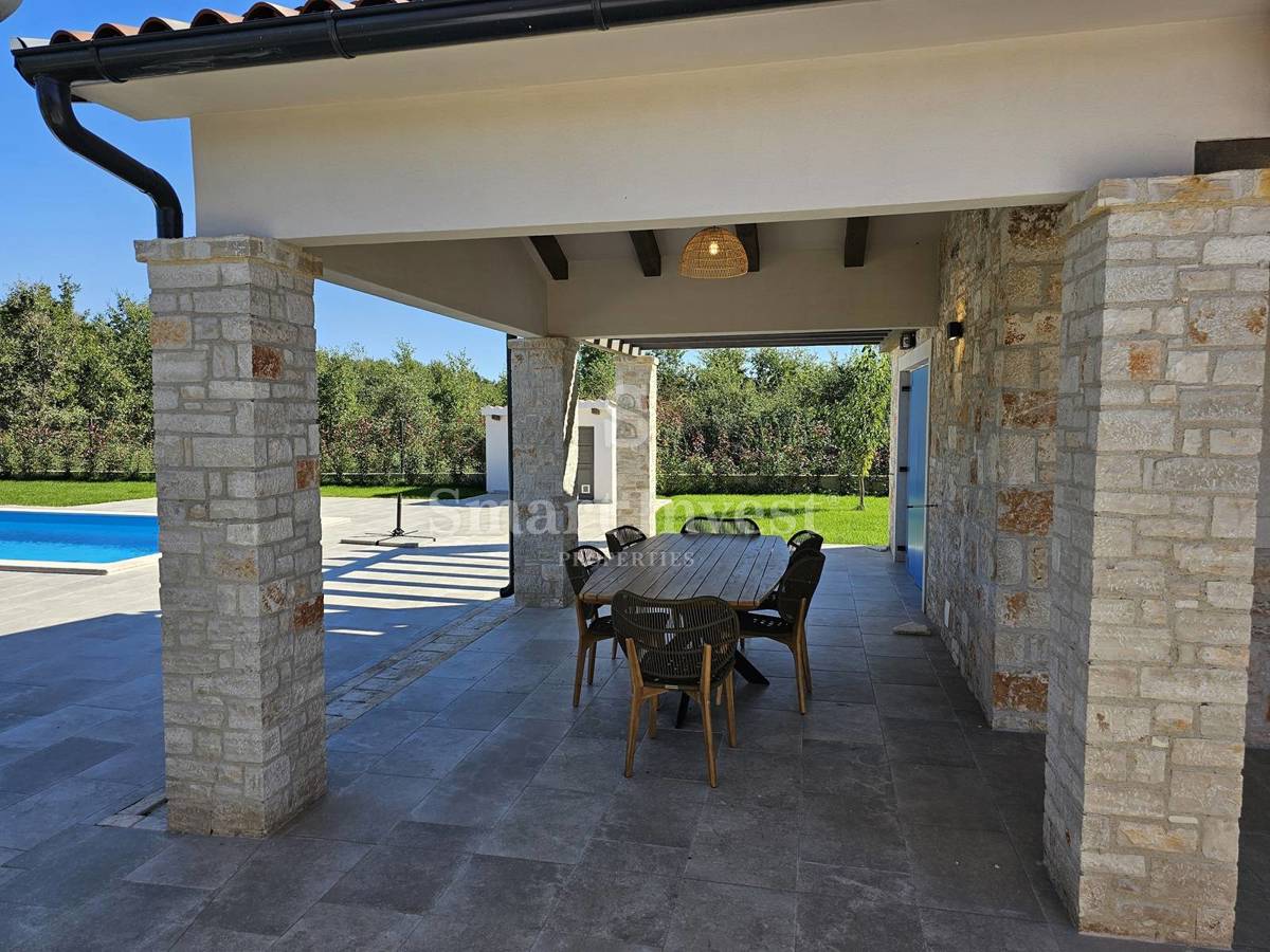 ISTRA - SVETI LOVREČ, očarljiva prenovljena istrska vila z bazenom