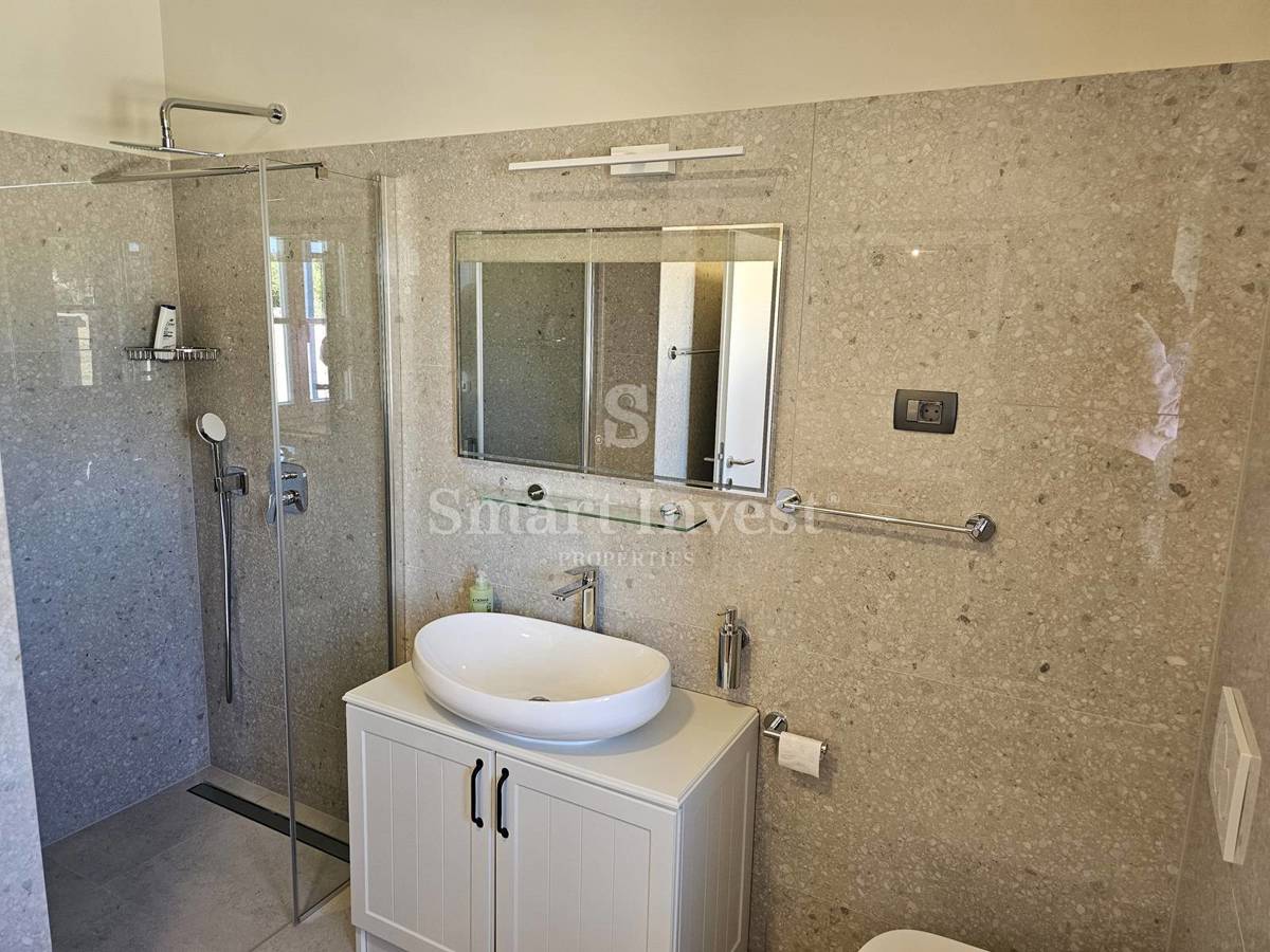 ISTRA - SVETI LOVREČ, očarljiva prenovljena istrska vila z bazenom