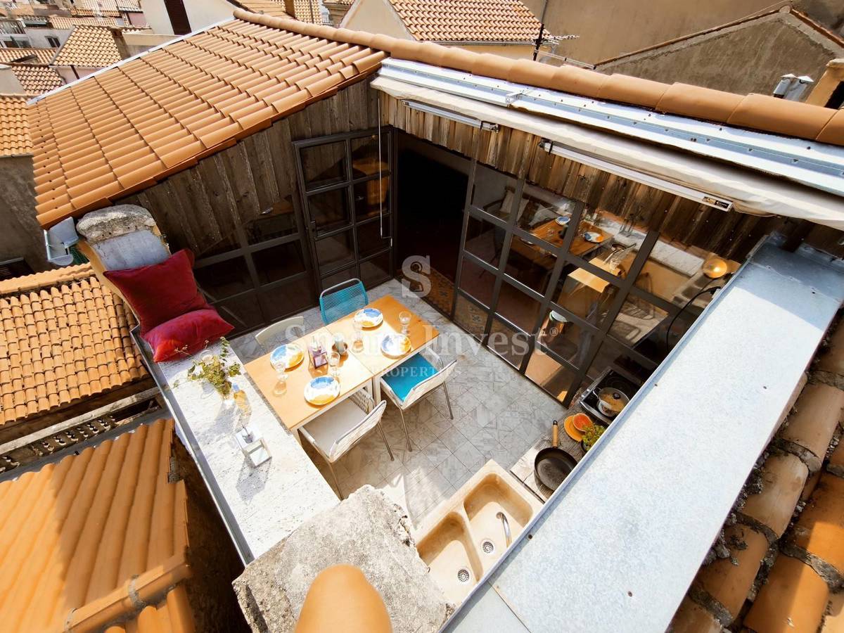 OTOK KRK - VRBNIK, hiša 100m2 s strešno teraso in pogledom na morje