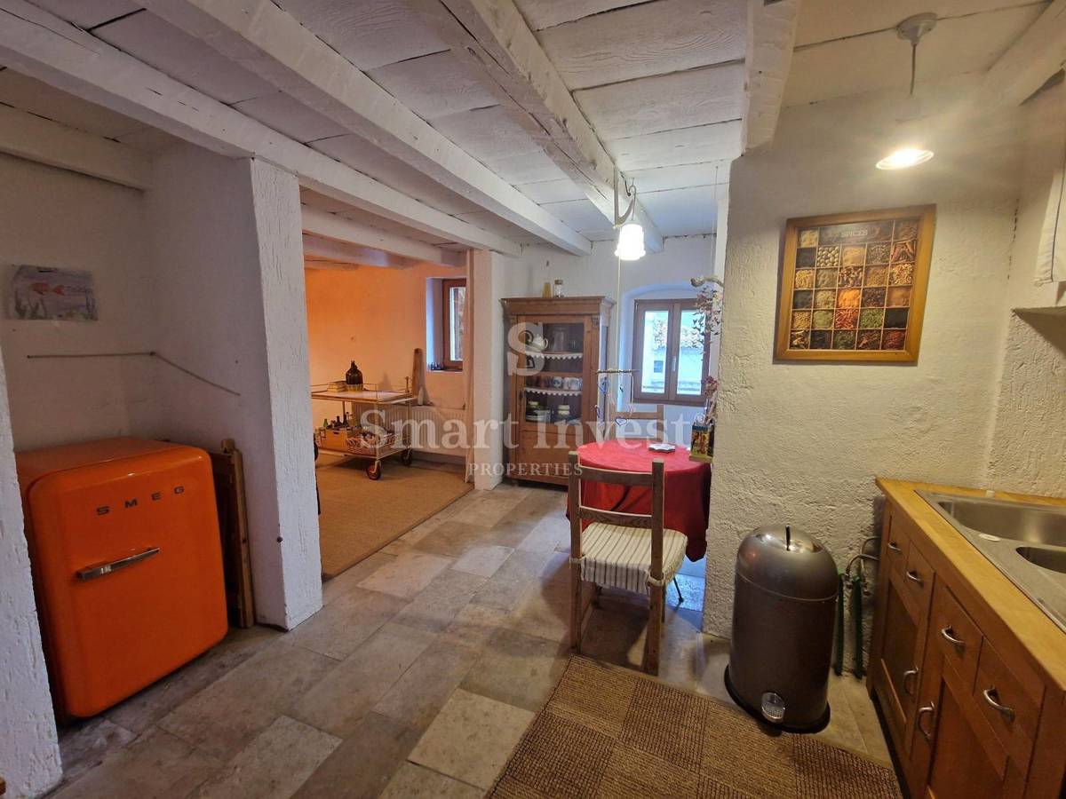 OTOK KRK - VRBNIK, hiša 100m2 s strešno teraso in pogledom na morje