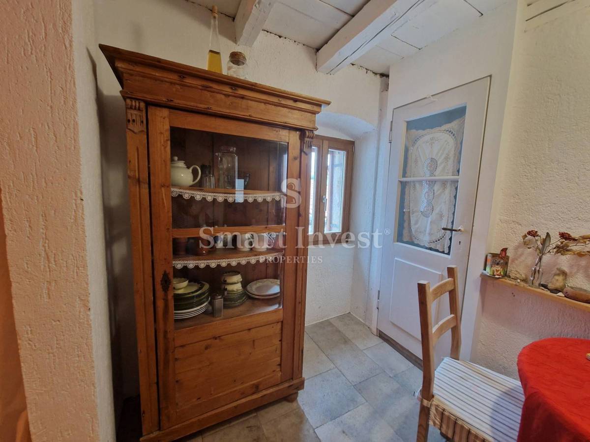 OTOK KRK - VRBNIK, hiša 100m2 s strešno teraso in pogledom na morje