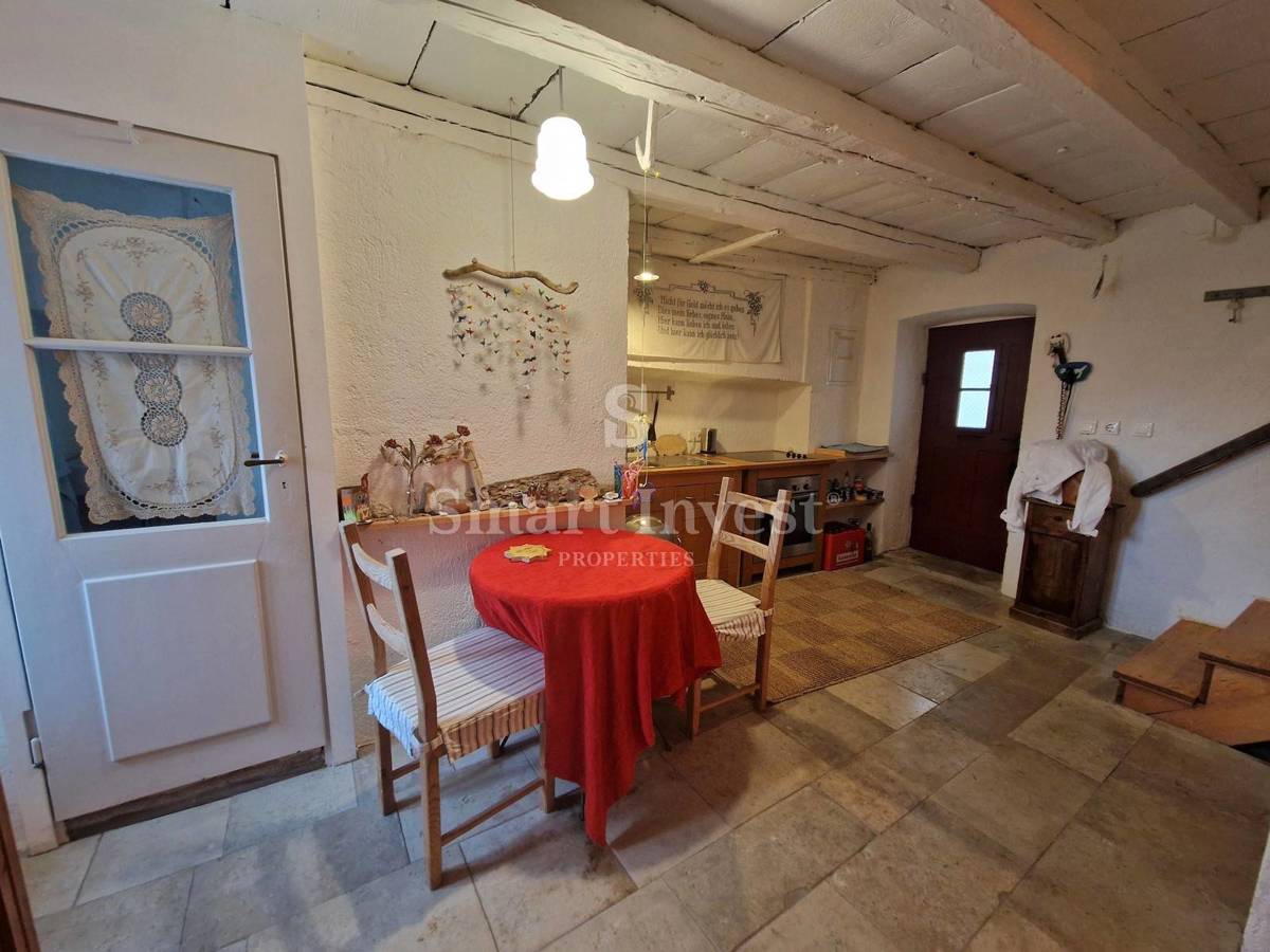 OTOK KRK - VRBNIK, hiša 100m2 s strešno teraso in pogledom na morje