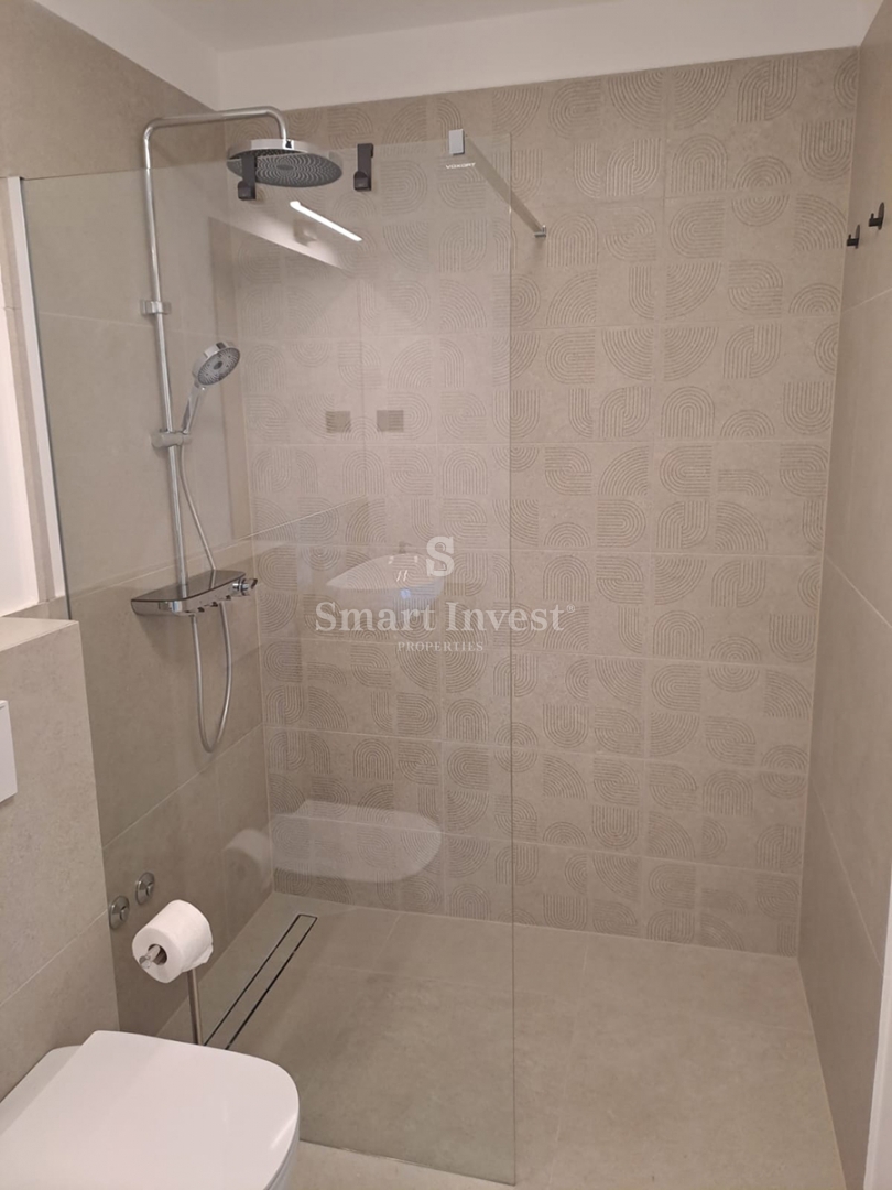 LOVRAN, moderna vila z bazenom in pogledom na morje!