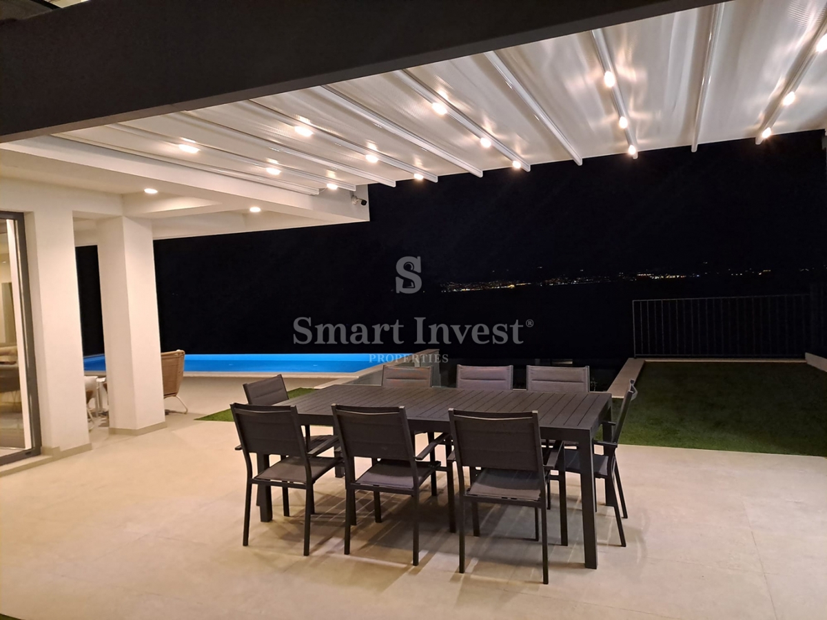 LOVRAN, moderna vila z bazenom in pogledom na morje!