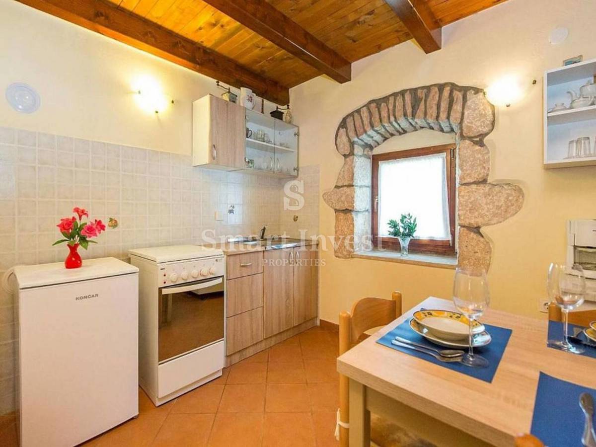 ISTRA - okolica RABCA, istrska kamnita hiša 11 km oddaljena od morja