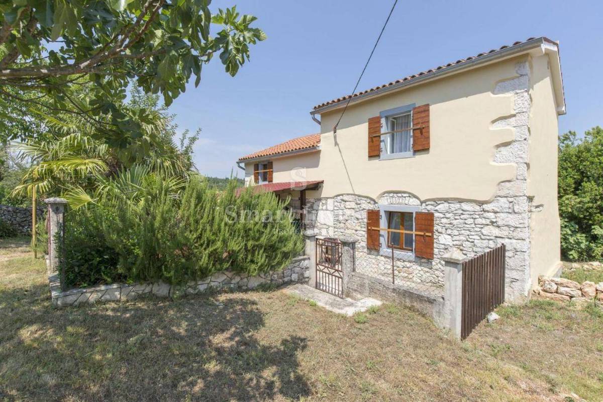 ISTRA - okolica RABCA, istrska kamnita hiša 11 km oddaljena od morja