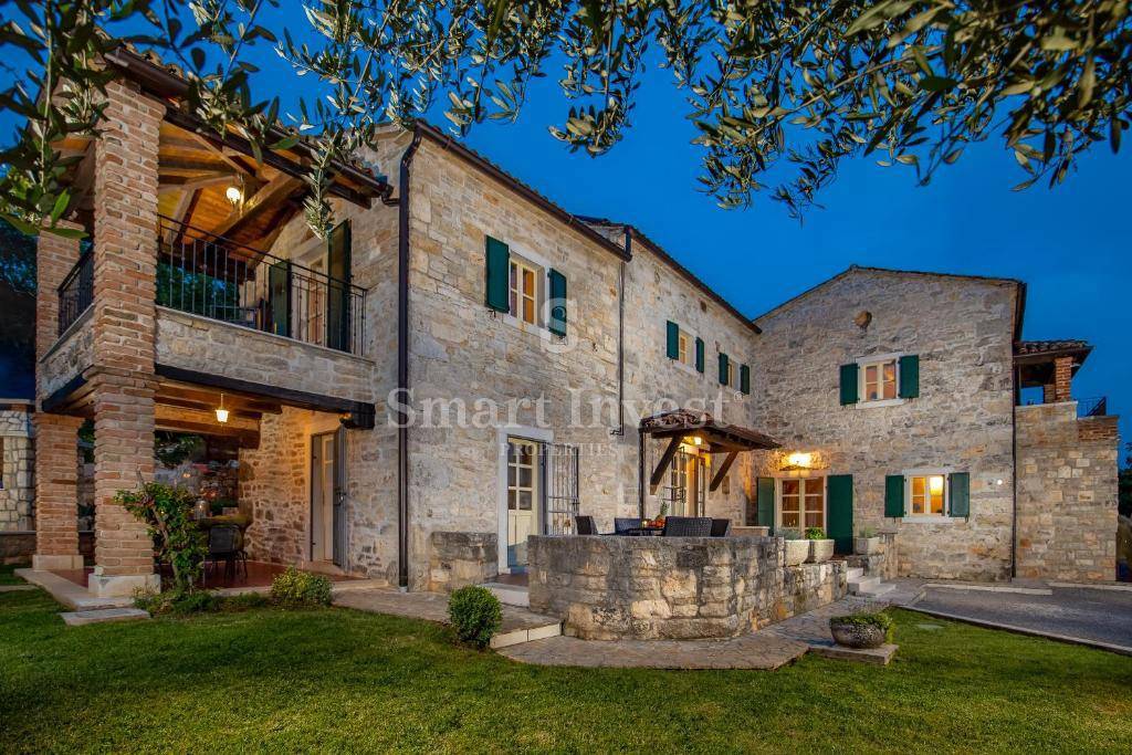 ISTRA - TINJAN, čudovita kamnita vila z bazenom